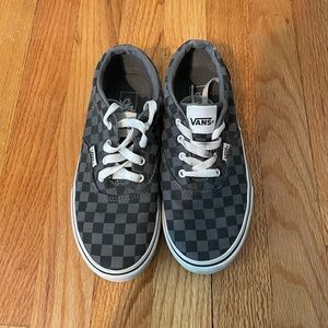 VANS black and grey checkered youth 4.5